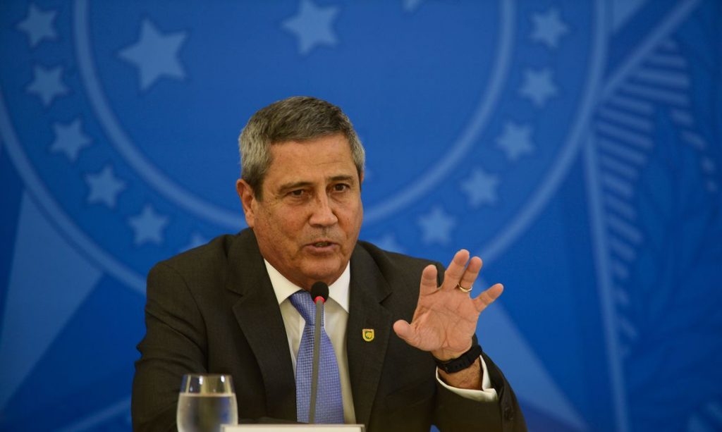 Ministro da Casa Civil Walter Braga Netto é o sétimo ministro diagnosticado com covid 19