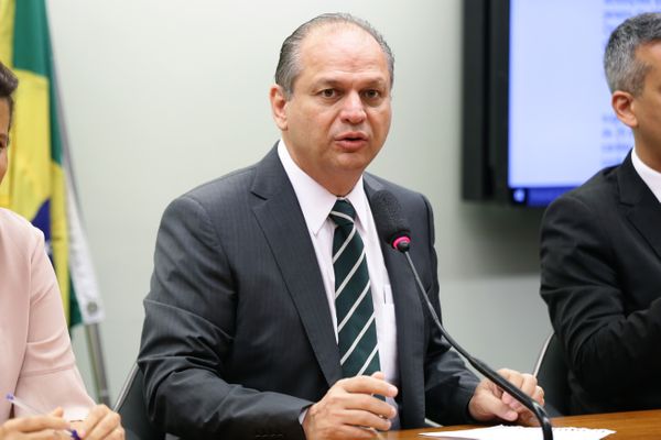 Nao e isso que interessa pro brasileiro diz Ricardo Barros sobre Queiroz para primeira dama