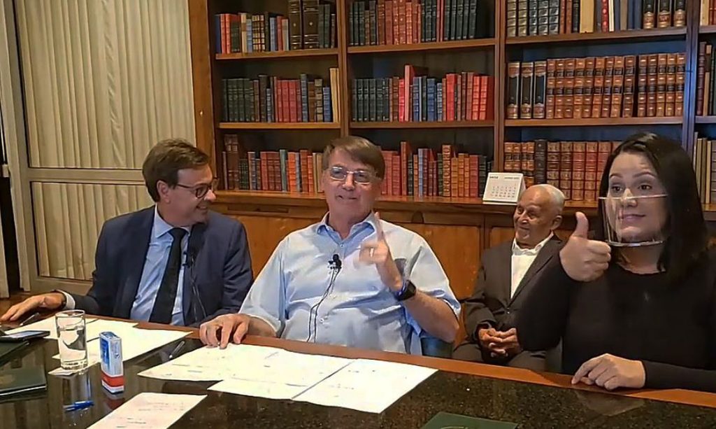 Não existe tentativa de furar o teto de gastos afirma presidente Bolsonaro
