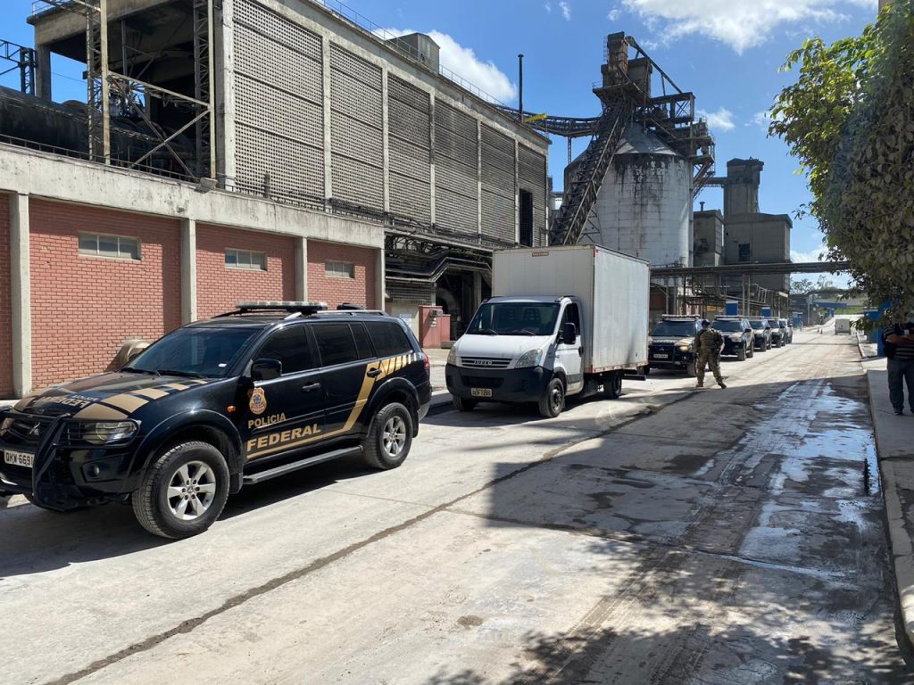PF incinera quase três toneladas de drogas em Aracaju