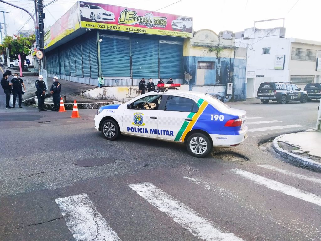 Polícia cumpre mandados de busca e apreensão em antiga delegacia invadida em Aracaju