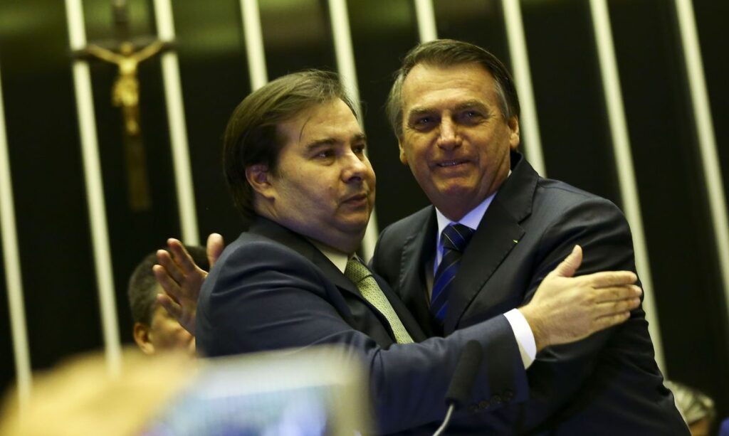Rodrigo Maia diz que e muito importante manter veto de Bolsonaro a reajuste aos servidores
