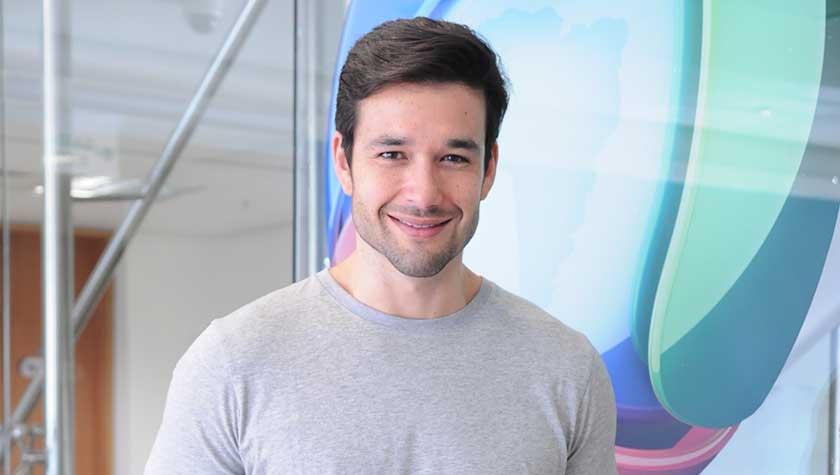 Sergio Marone posa totalmente nu e quase mostra demais veja foto 2