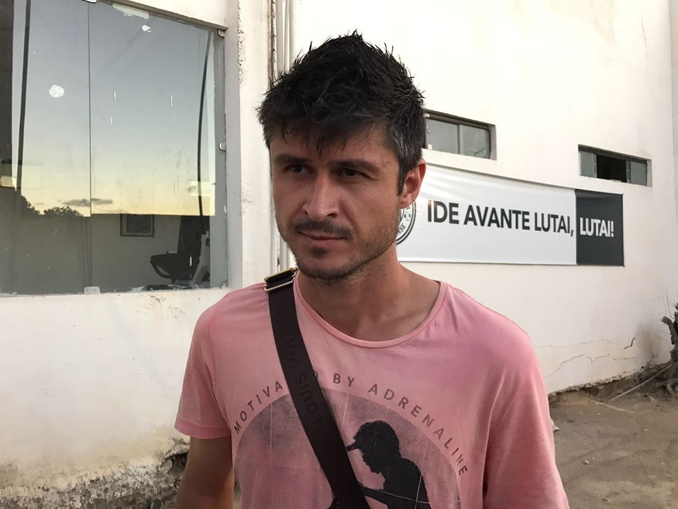Sergipe anuncia a chegada do zagueiro Montoya para reta final do Sergipão