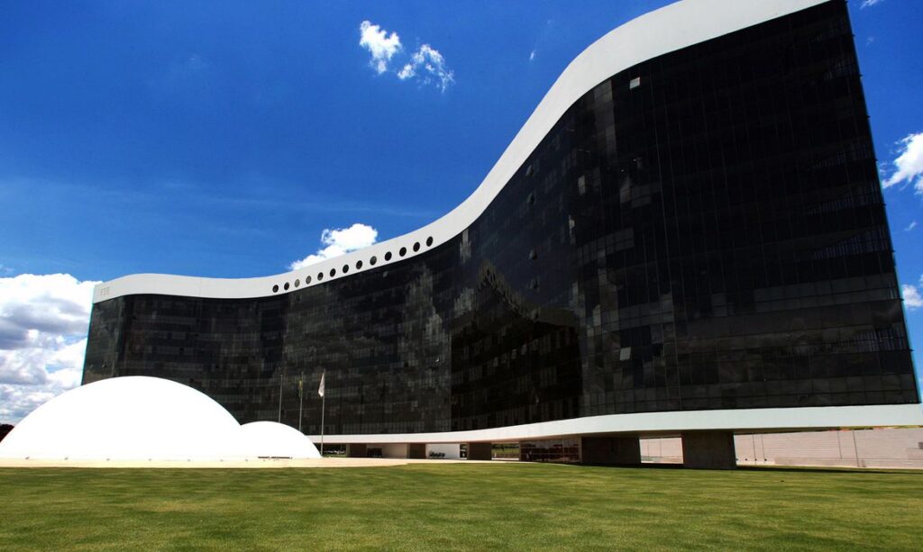 TSE aprova reserva de recursos para negros nas eleicoes de 2022
