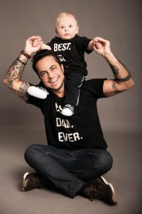 Thammy Miranda faz ensaio com o filho para celebrar Dia dos Pais veja fotos 2