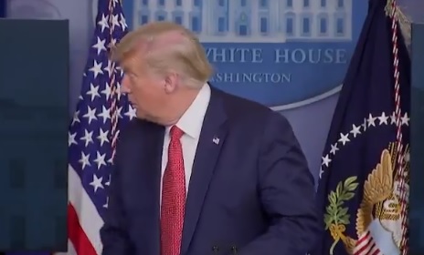 Tiros perto da Casa Branca fazem Trump interromper coletiva veja vídeo