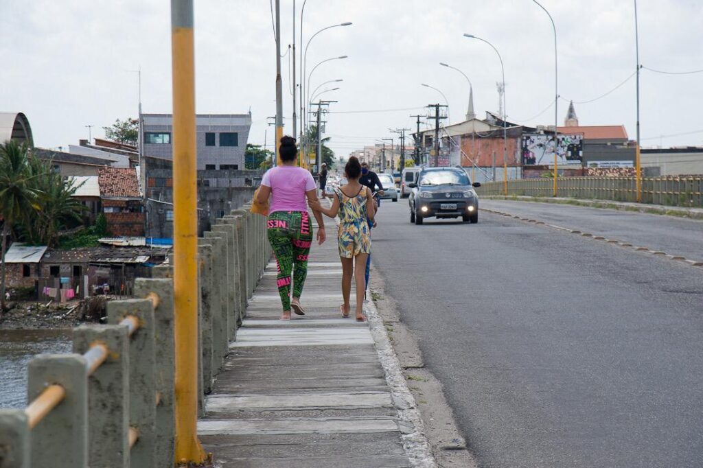 Trafego de pedestres e ciclistas e normalizado na ponte entre Aracaju e Socorro