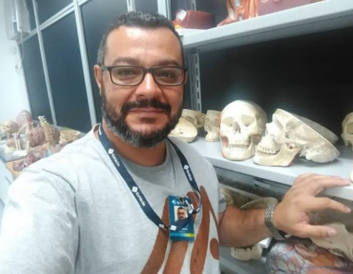 ‘A pior parte para mim foi ficar sem ver meus filhos’ diz enfermeiro que contraiu covid 19