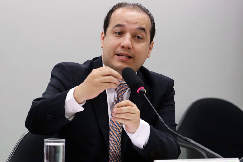‘Não vou voltar atrás em missão decisão de ser vice’ afirma Valadares Filho
