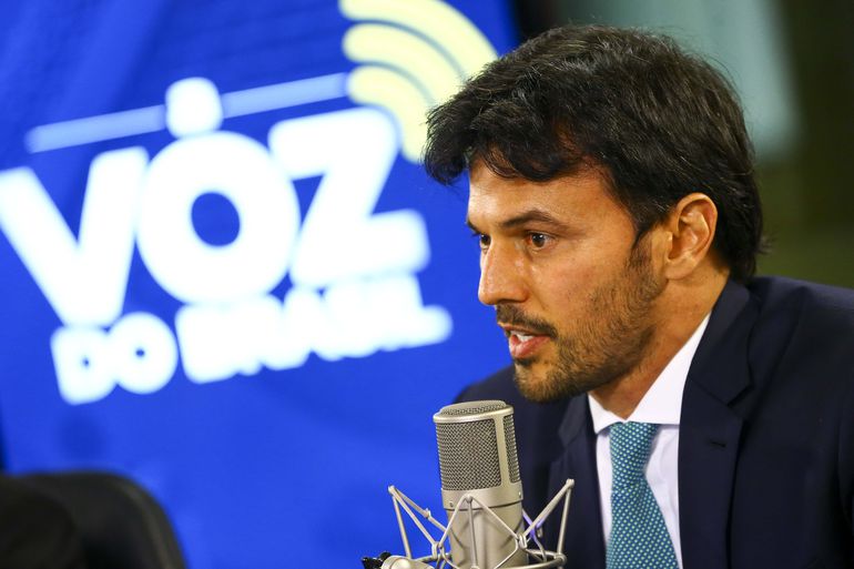 Ministro das Comunicações diz que governo pretende “enxugar” EBC, mas sem privatização no momento