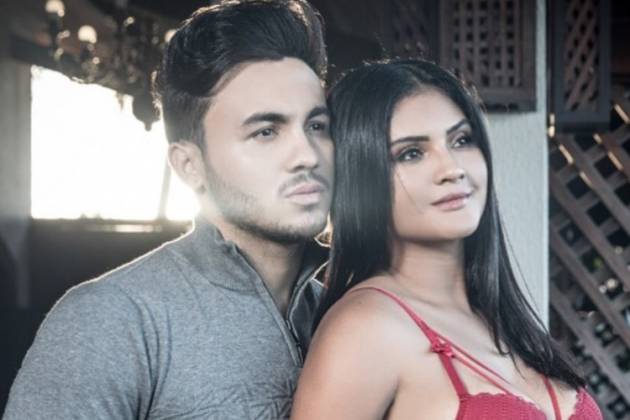 Apos ataque de furia Wallas Arrais mostra roupas rasgadas por Mileide Mihaile
