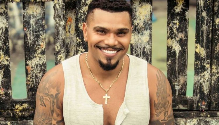 Apos suspeita de covid 19 Naldo Benny cancela participacao no Domingo Legal