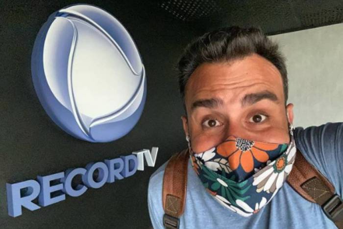 Apresentador da Record denuncia intolerancia religiosa de motorista de aplicativo