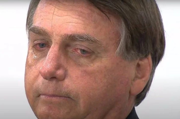 Bolsonaro assiste a video de campanha chora e deixa cerimonia no Planalto