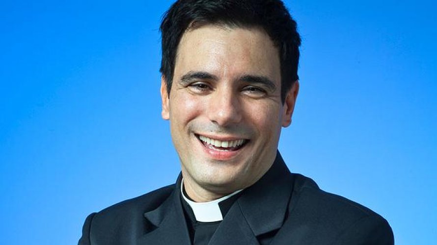 Burra sim diz Padre ao comentar posicionamento de Ana Paula Valadao sobre homossexuais assista