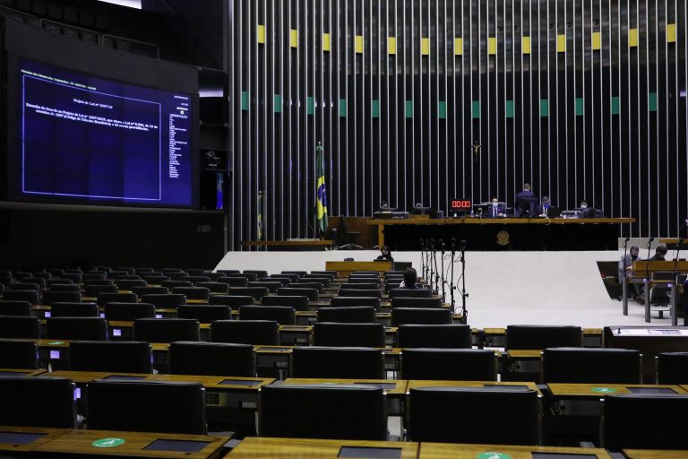 Camara aprova socorro financeiro para esportistas durante pandemia