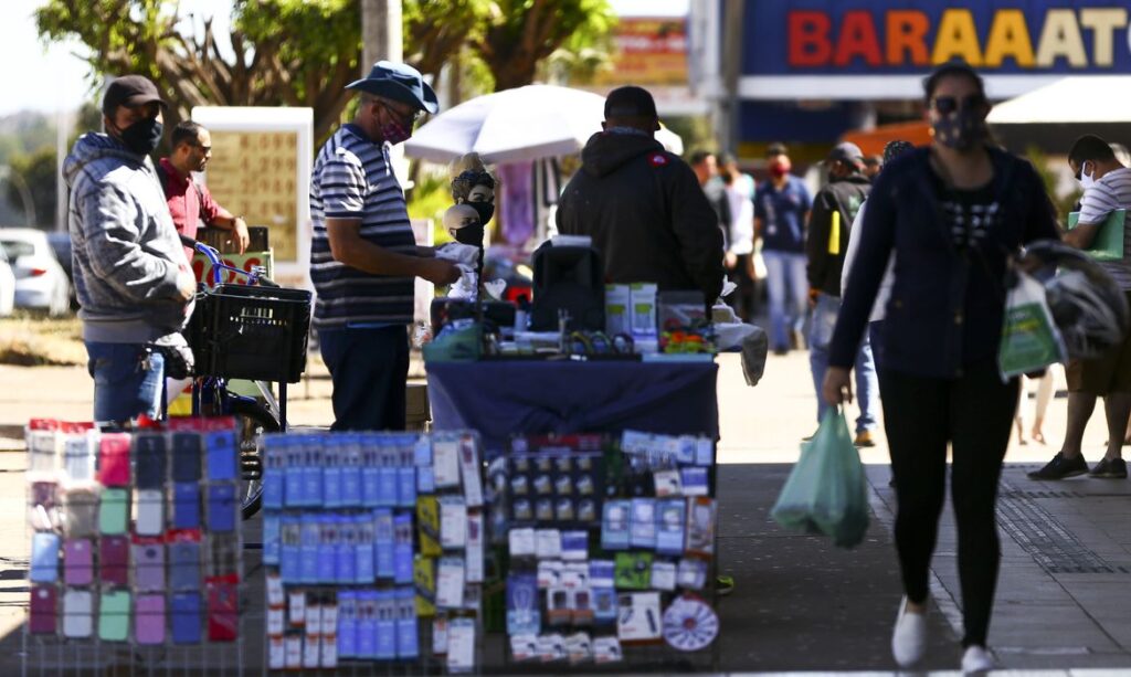 Cerca de 1 milhao de pessoas voltou a procurar emprego diz IBGE