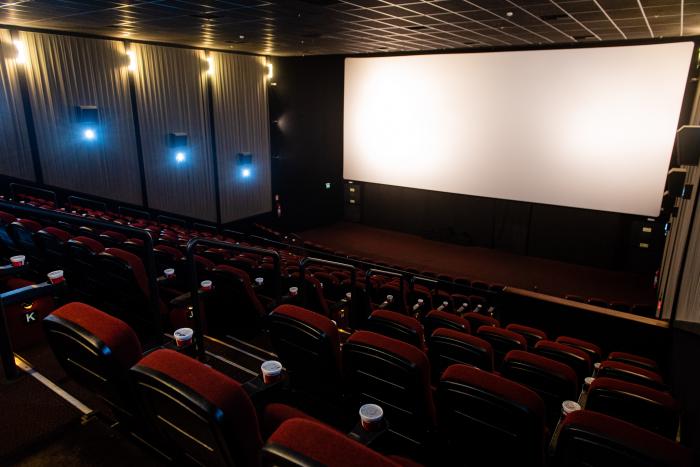 Com cinemas fechados prejuizos chegam a R 14 bi em comparacao com 2019