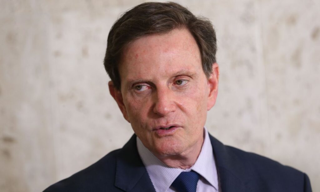 Crivella e alvo de buscas e tem celular apreendido em investigacao sobre suposto QG da Propina