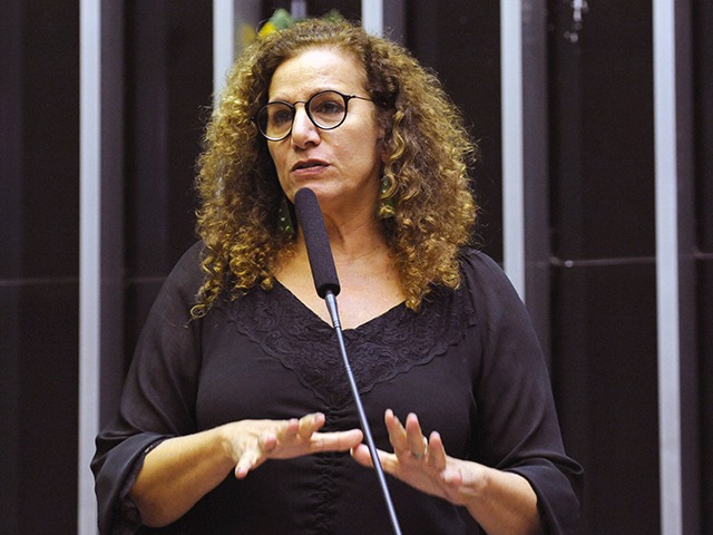 Deputada apresenta projeto para derrubar nova portaria da Saude sobre aborto legal
