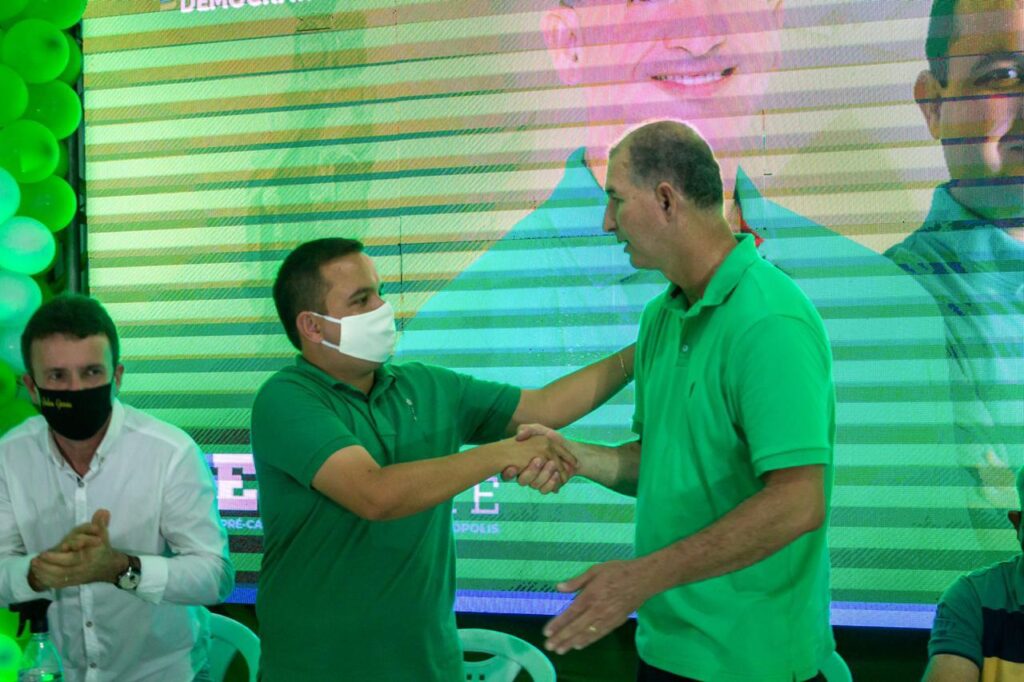 Empresario Edi Leite oficializa candidatura a prefeito de Carmopolis