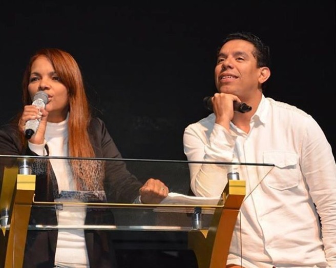 Flordelis faz homenagem ao marido morto Sempre te amarei Nem