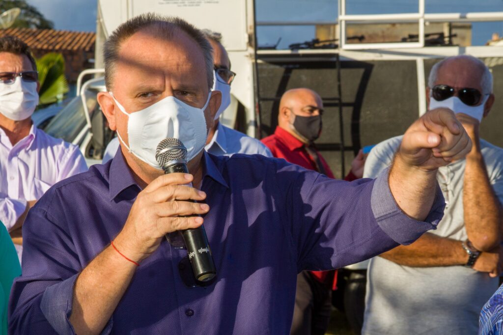 Governador Belivaldo comemora aprovacao de emprestimo de R 200 milhoes para obras de rodovias em Sergipe