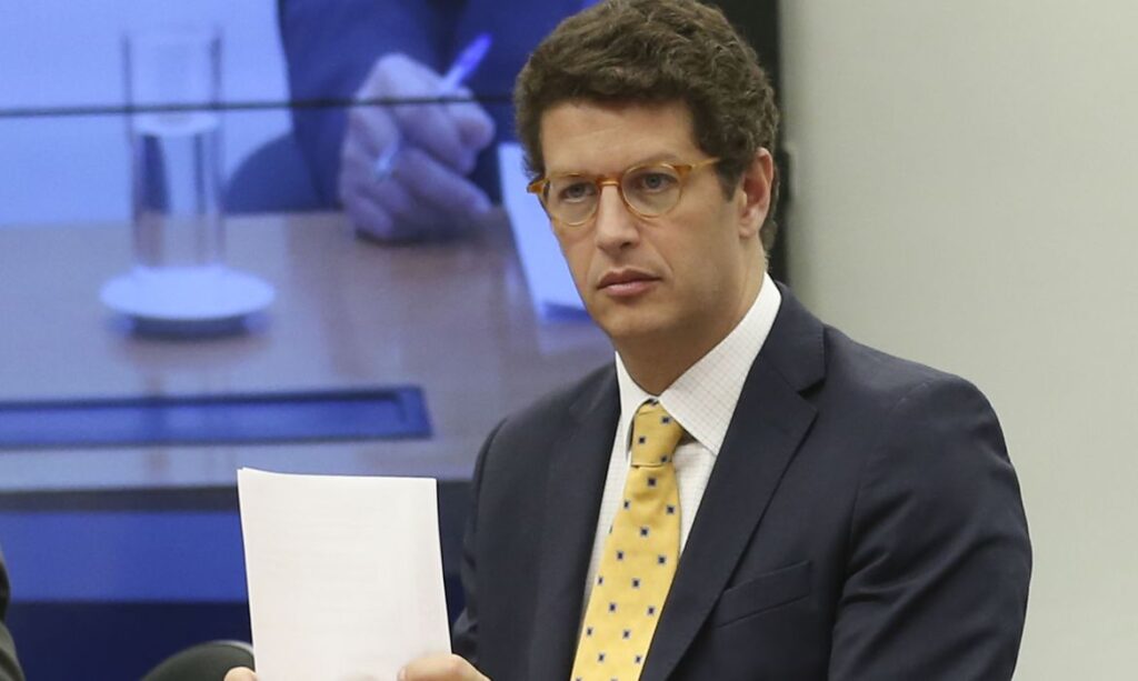 Governo Bolsonaro quer acabar com regras que protegem areas de protecao aos manguezais e restingas diz jornal