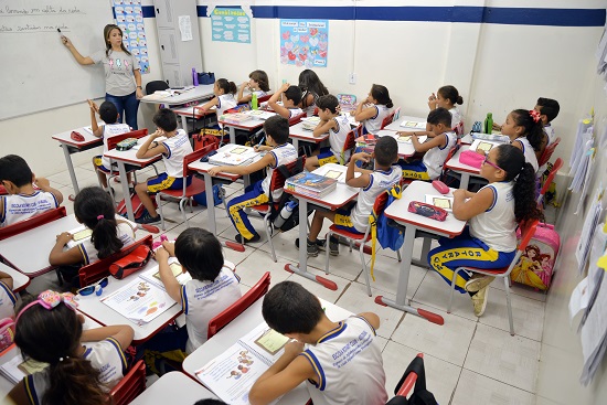 Governo divulga resultado da primeira etapa para bolsistas do programa Alfabetizar pra Valer