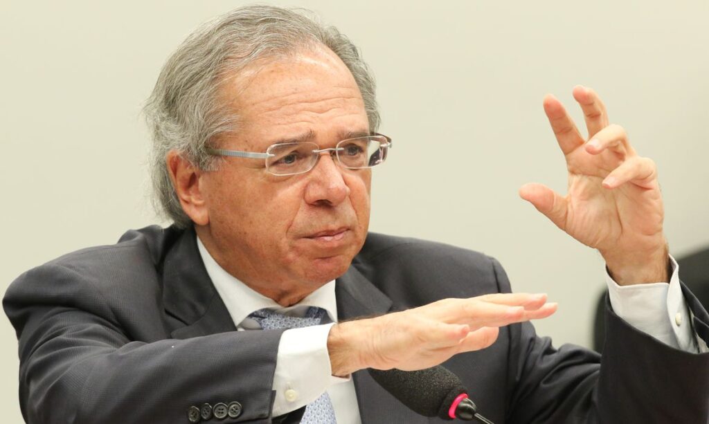 Guedes acusa Maia de acordo com a esquerda contra privatizacoes
