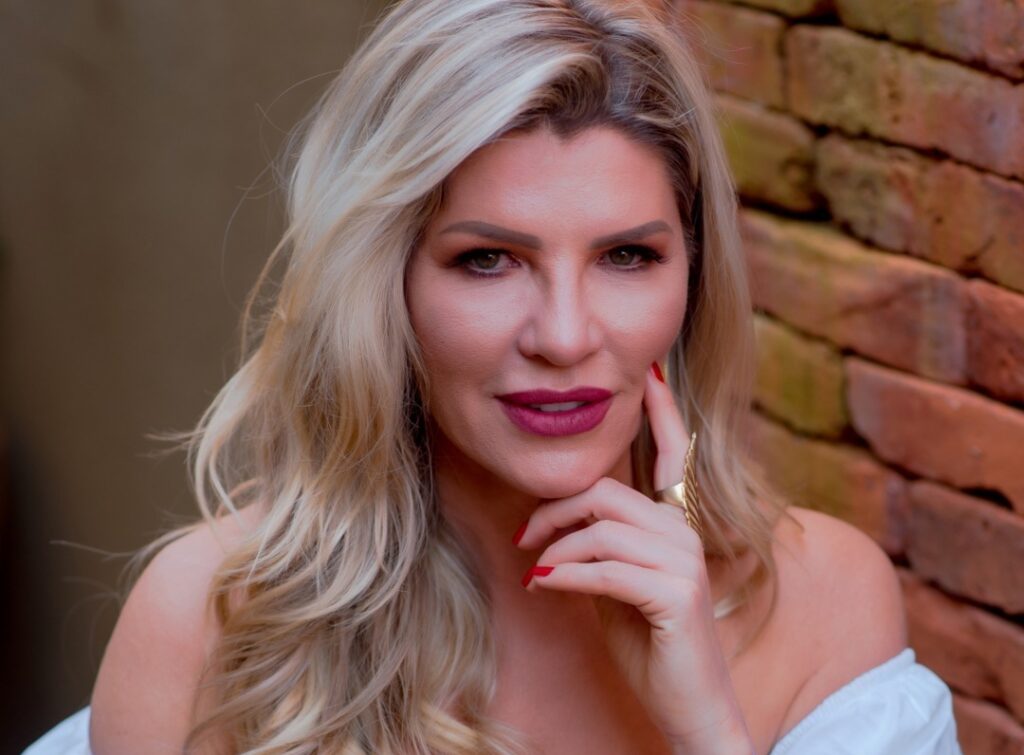 Mae de Luisa Sonza defende filha apos internautas a acusarem de ter traido Whindersson Nunes e1600002830967