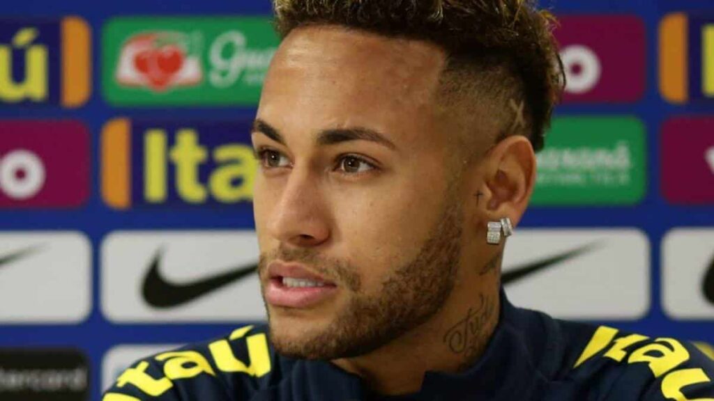 Neymar esta contaminado com coronavirus e pode perder estreia no Frances diz jornal