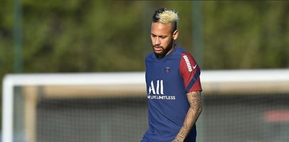 PSG anuncia apoio total a Neymar em caso de racismo