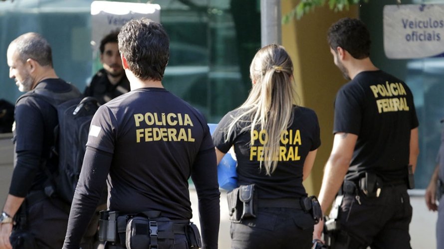 Policia Federal cumpre mandados contra governador de Santa Catarina