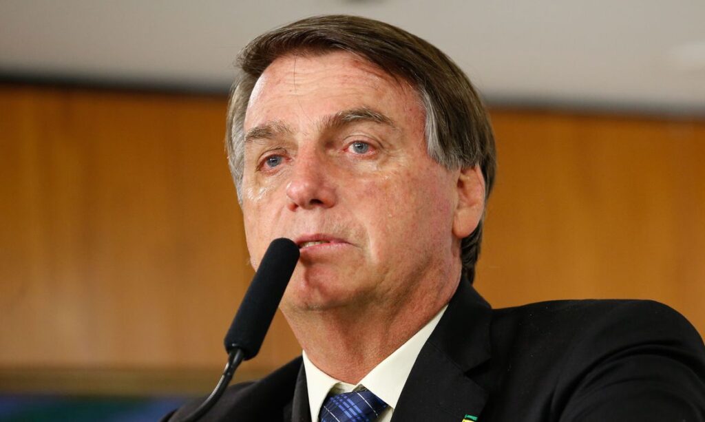 Presidente Jair Bolsonaro esta sem febre ou dor apos cirurgia