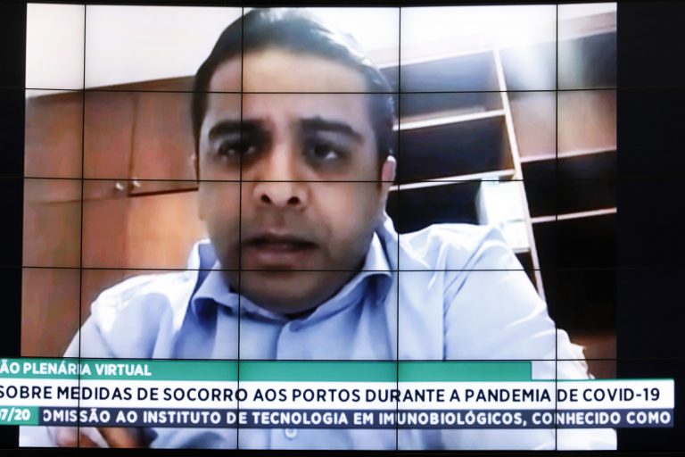 Projeto equipara internacao involuntaria de dependente quimico ao crime de sequestro