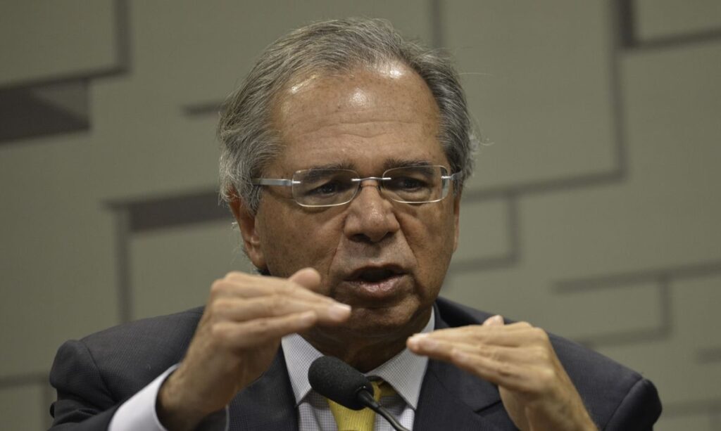 Reforma administrativa congela concursos publicos da Uniao e de estados ate 2021