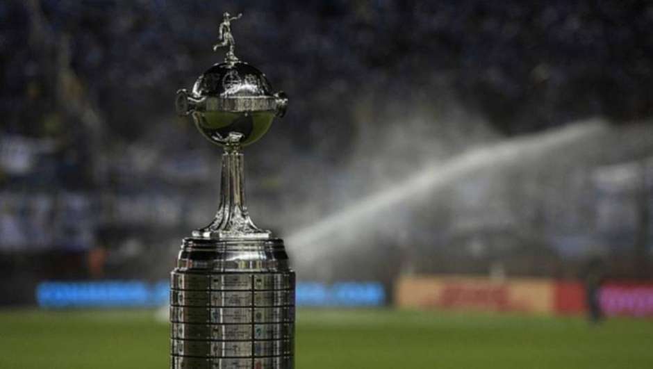 SBT pode mudar horario da Libertadores para disputar audiencia com a Globo no horario nobre