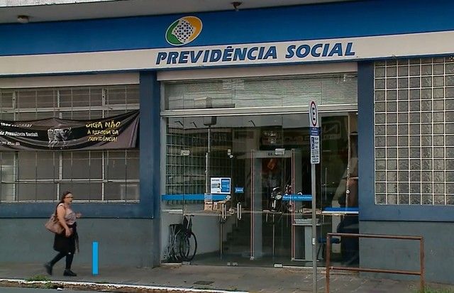 Segurados do INSS seguem sem atendimento presencial ha uma semana