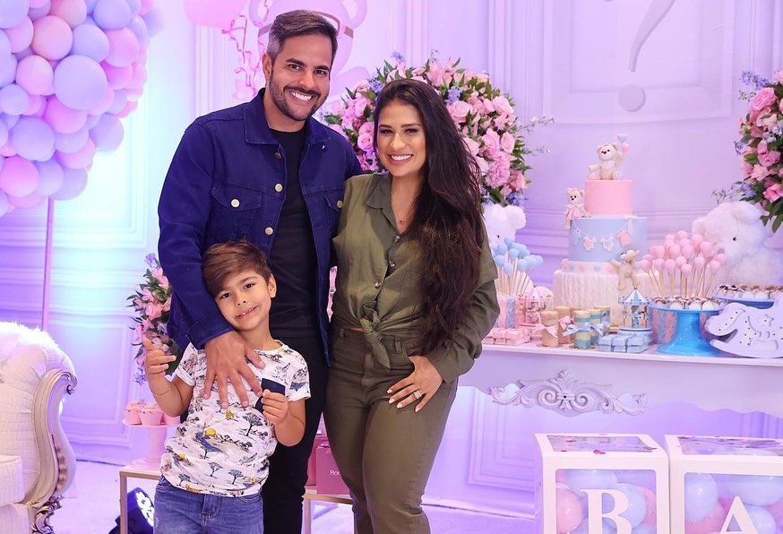 Simone troca nome da filha apos anunciar primeira opcao em cha revelacao