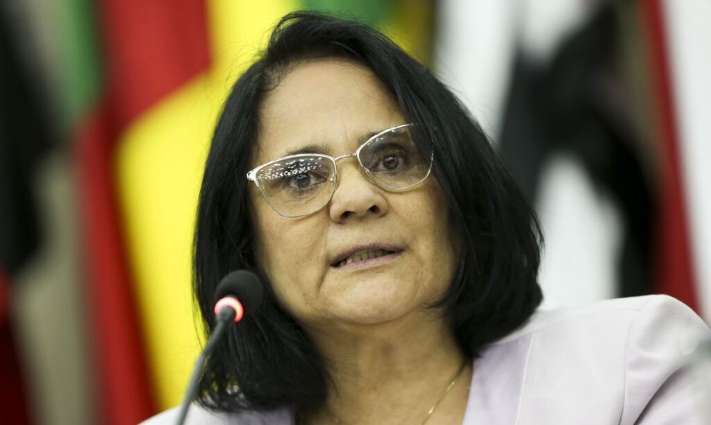 Virei a ministra da goiabeira diz Damares sobre situacao em que alega ter visto Jesus Cristo em pe de goiaba