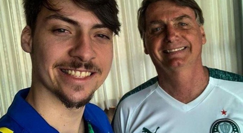 ‘Filho 04 de Bolsonaro Jair Renan diz que nao descarta entrar na politica