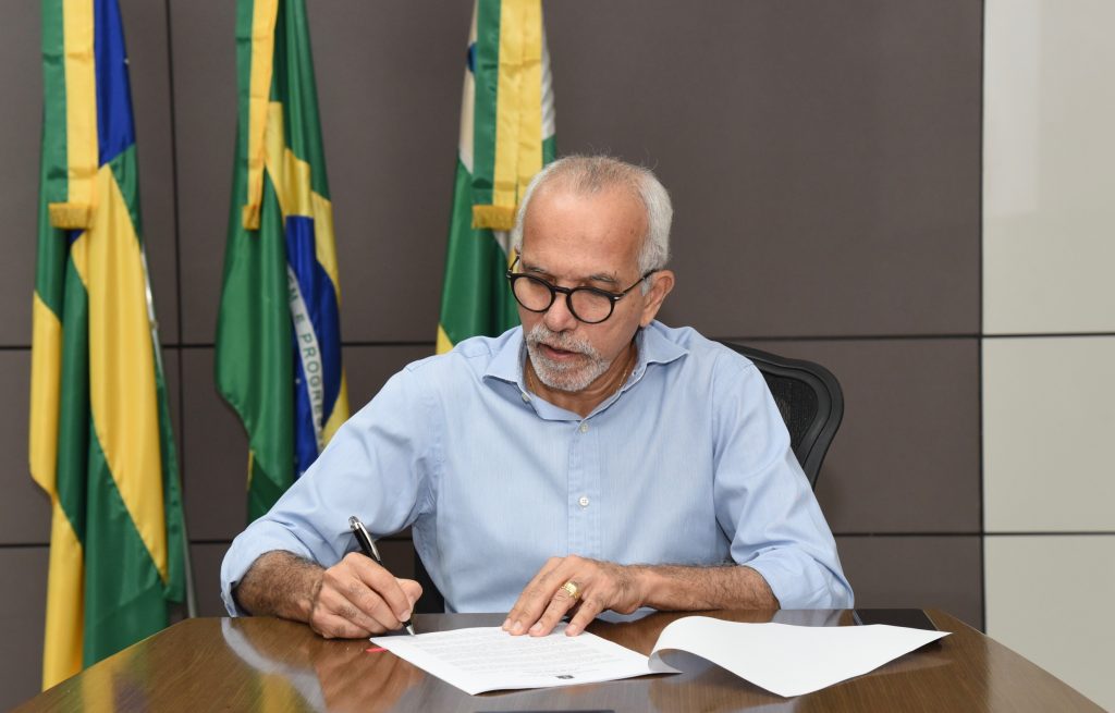 Justiça mantém determinação e aplica nova multa de R$ 20 mil a Edvaldo Nogueira por propaganda irregular