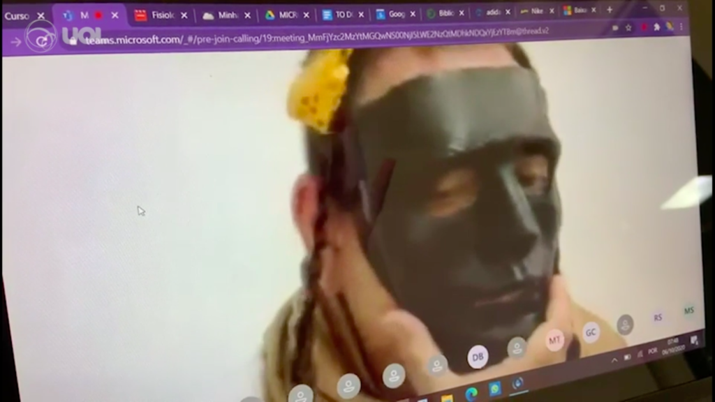Professor de medicina usa 'blackface' para mostrar como conversar com pacientes pobres, dizem alunos