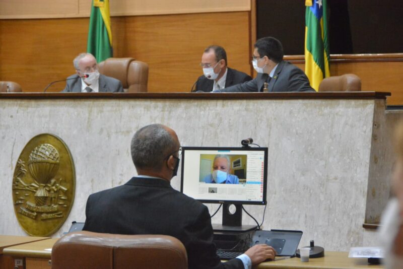 Alese aprova projeto que retorna gratificacoes a 1.182 servidores da Secretaria de Estado da Saude