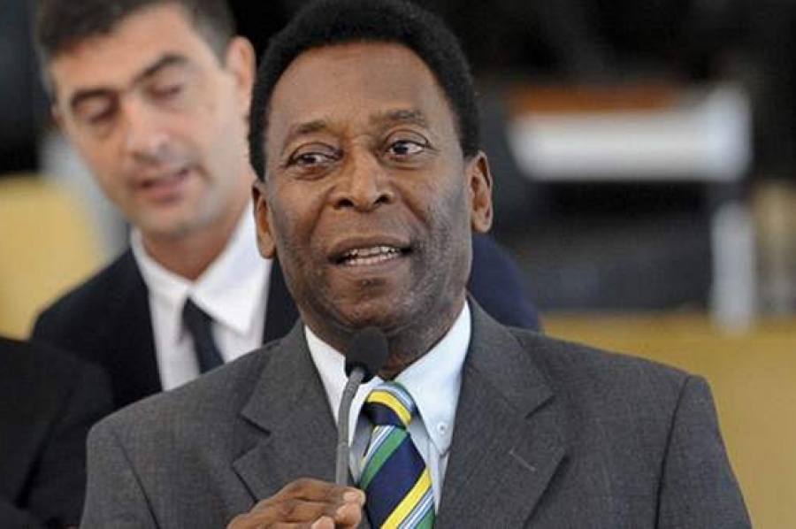 Aos 80 anos Pele e homenageado pela Fifa