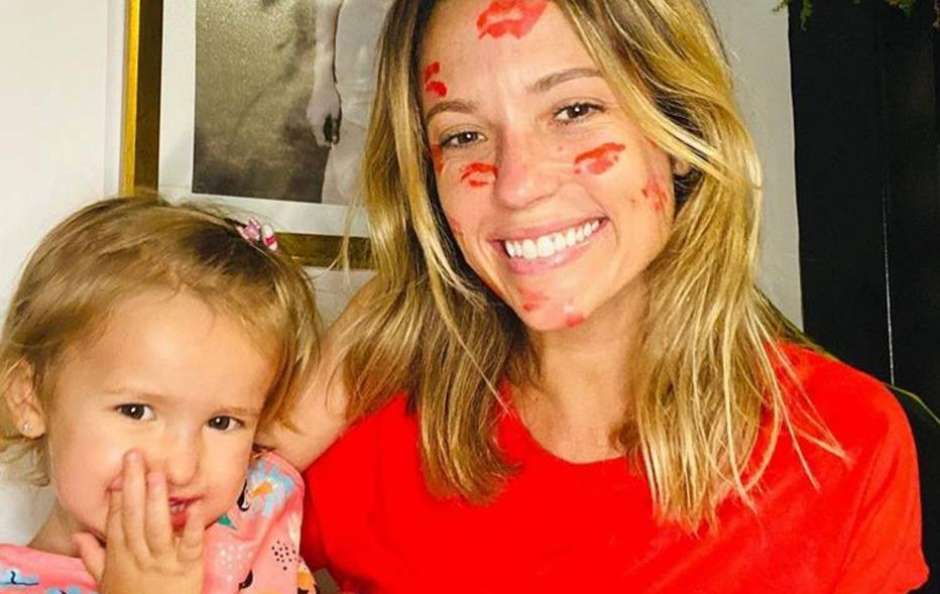 Atriz Juliana Didone revela que quase perdeu a filha no parto ‘Meu mundo caiu