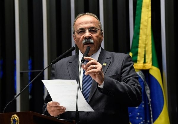 Barroso determina afastamento de Chico Rodrigues do cargo de senador