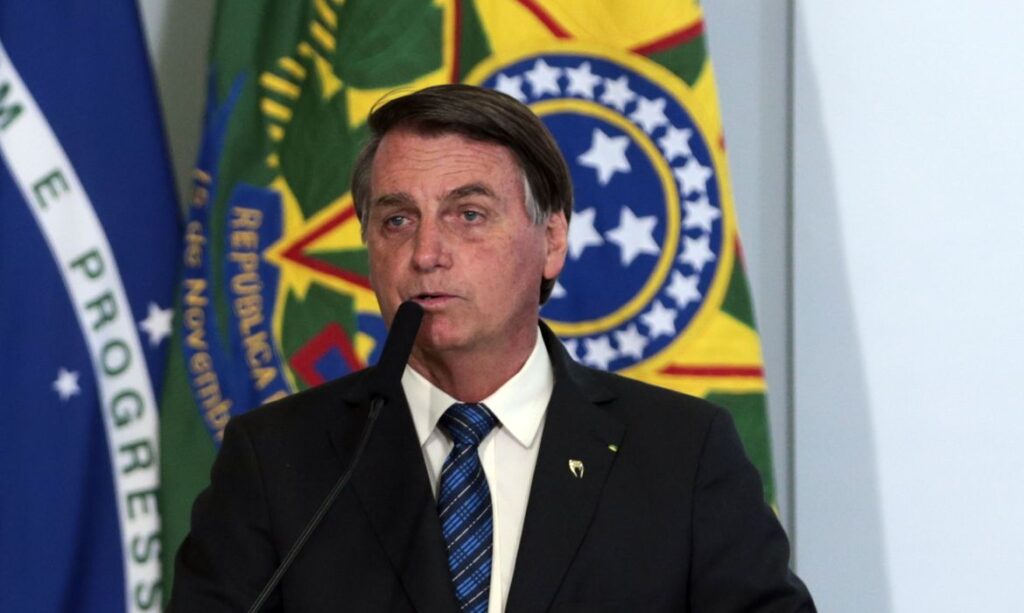 Bolsonaro diz que juiz nao pode decidir sobre obrigatoriedade de vacina contra covid 19